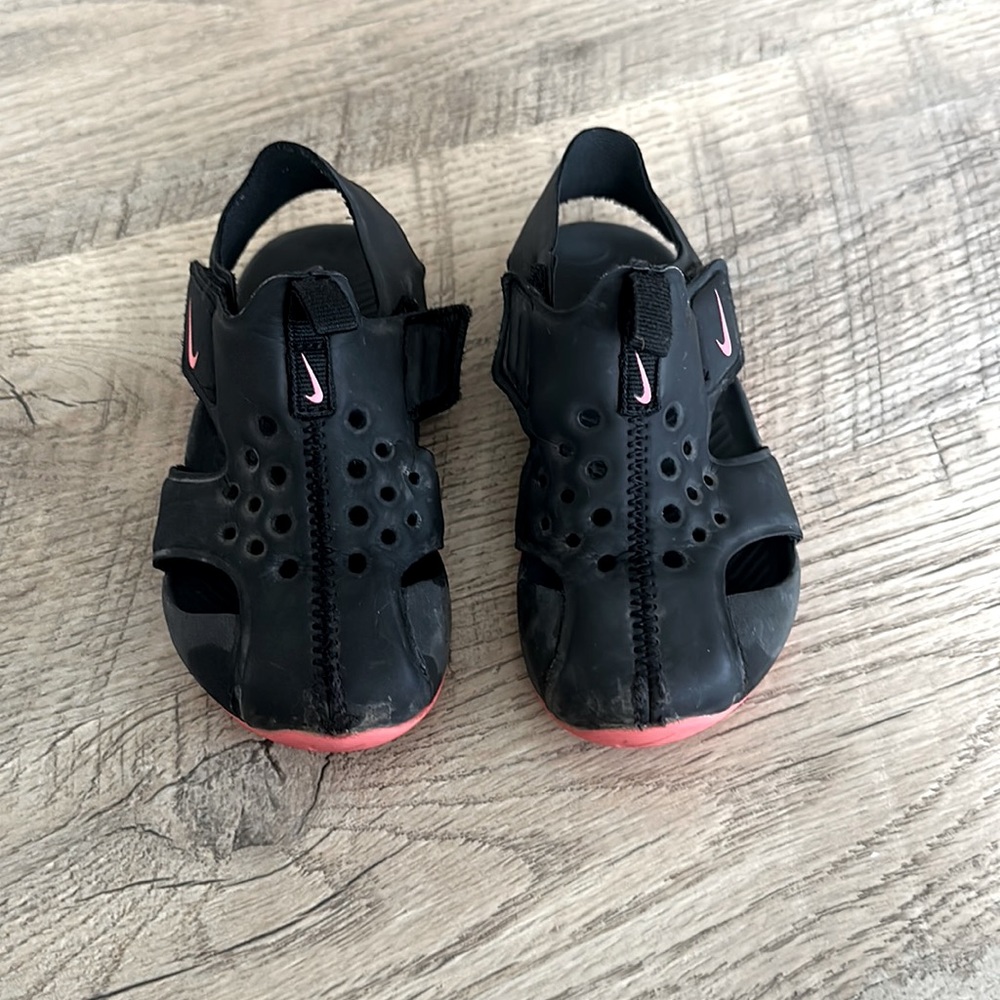 Nike water shoes size 8